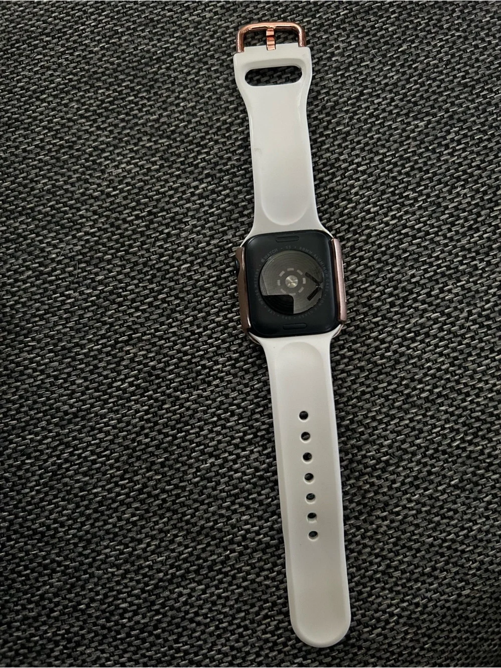 Apple Watch Rose Gold Case with White Sport Band
